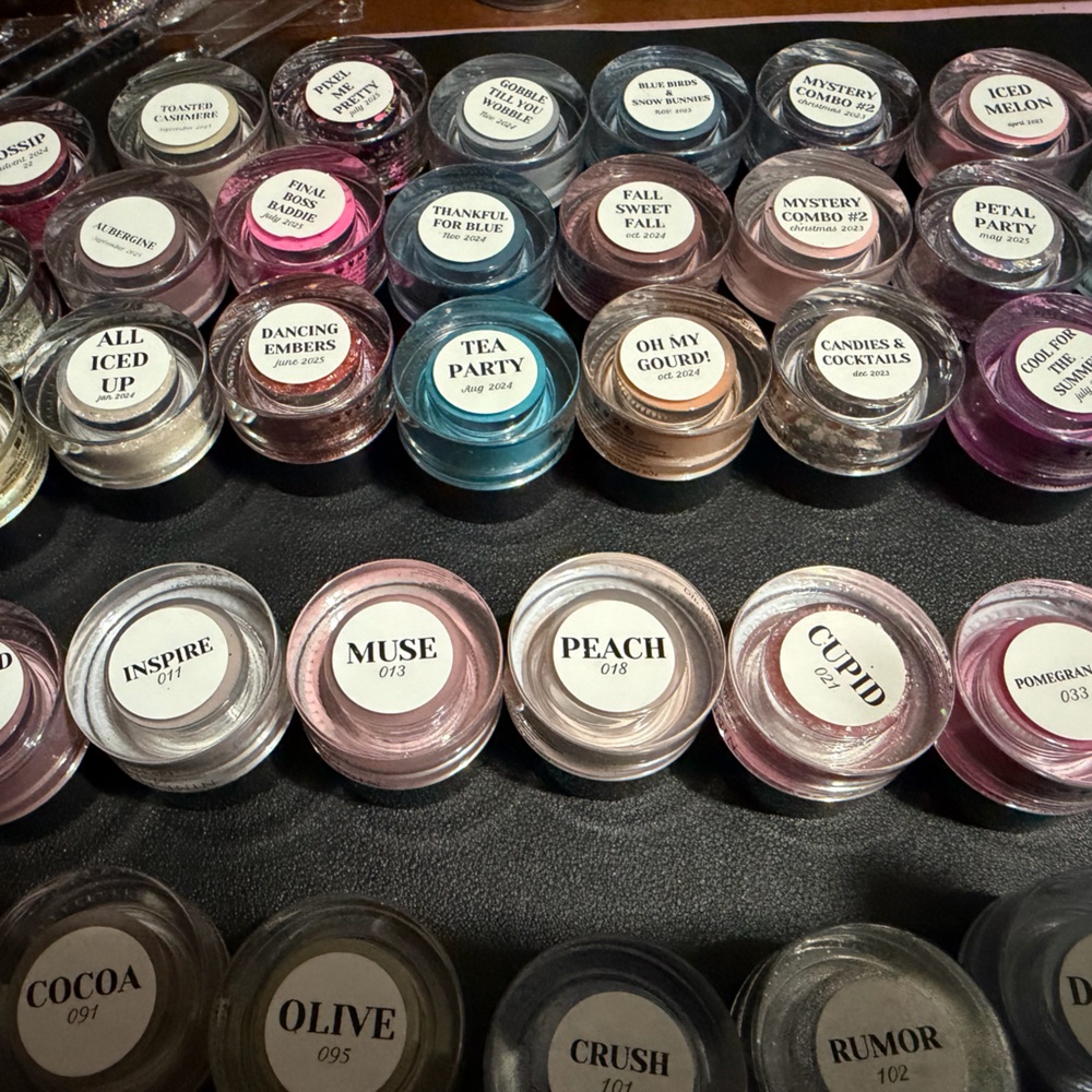 Lot of 915 dip powders